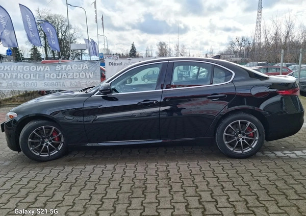 Alfa Romeo Giulia cena 115900 przebieg: 19000, rok produkcji 2019 z Płońsk małe 154